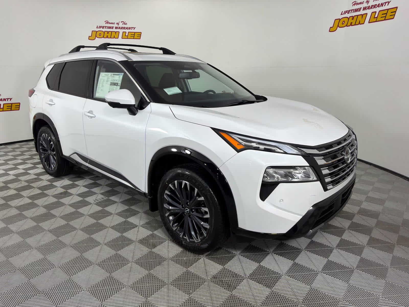 2026 Everest White Pearl Tricoat Nissan Rogue Platinum AWD SUV