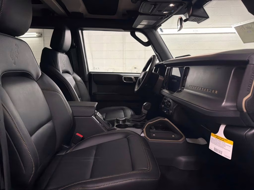 2026 SHADOW BLACK Ford Bronco Badlands 4X4 SUV