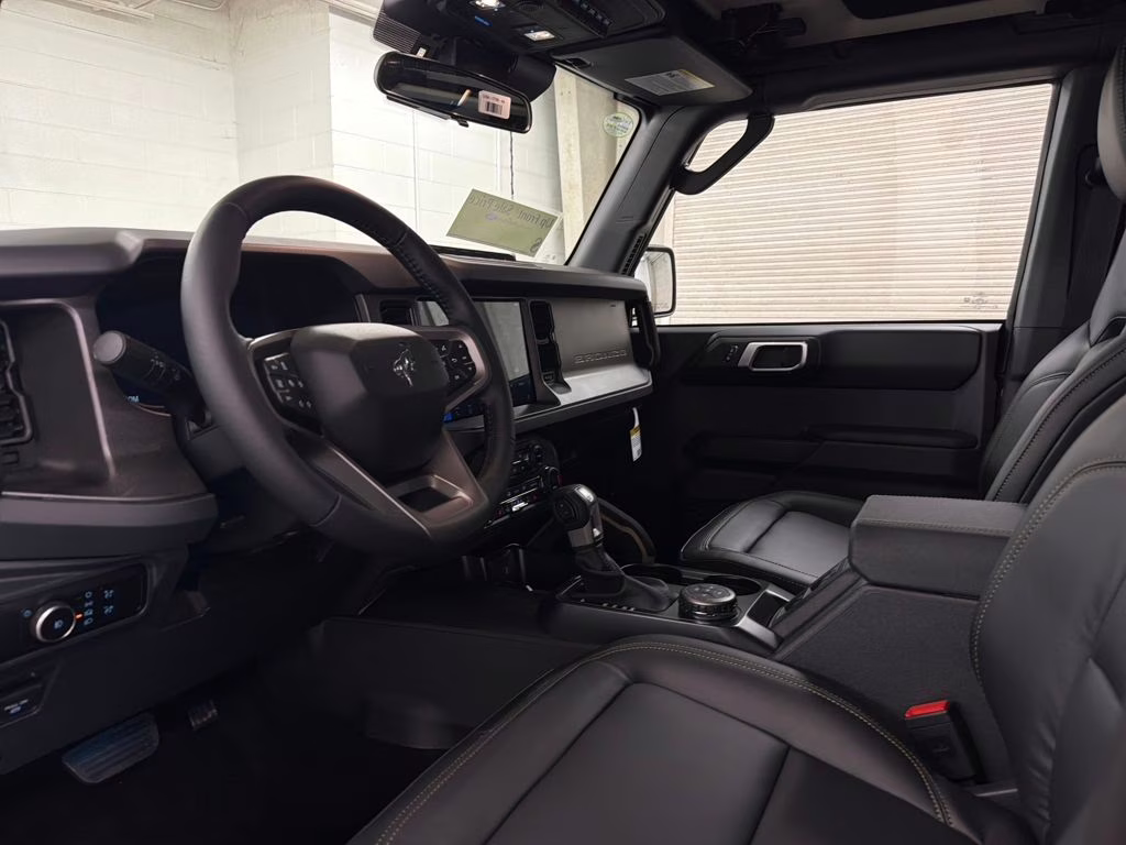 2026 SHADOW BLACK Ford Bronco Badlands 4X4 SUV