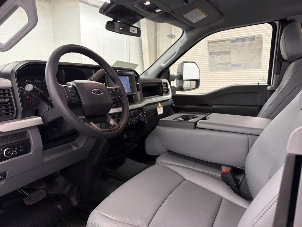 2026 OXFORD WHITE Ford Super Duty F-250 SRW XL RWD Truck