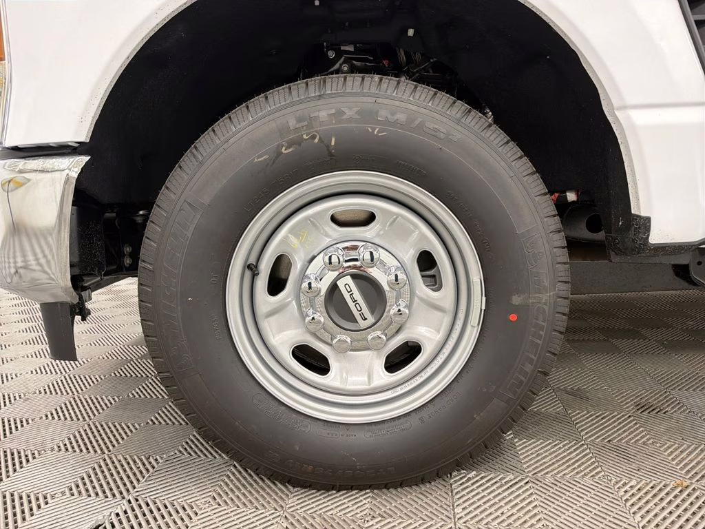 2026 OXFORD WHITE Ford Super Duty F-250 SRW XL RWD Truck