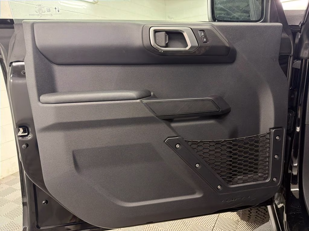 2026 SHADOW BLACK Ford Bronco Badlands 4X4 SUV