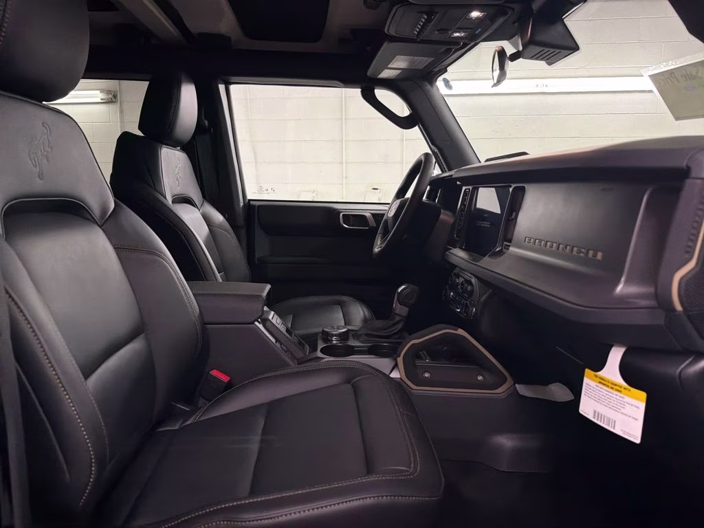 2026 SHADOW BLACK Ford Bronco Badlands 4X4 SUV