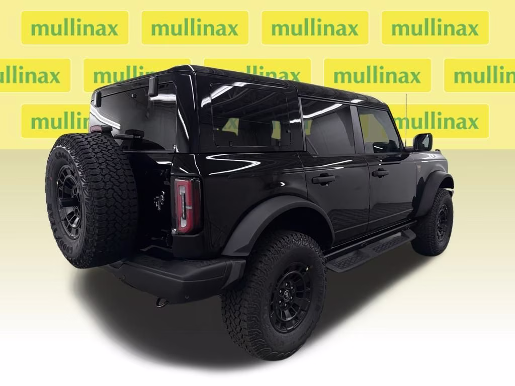 2026 SHADOW BLACK Ford Bronco Badlands 4X4 SUV