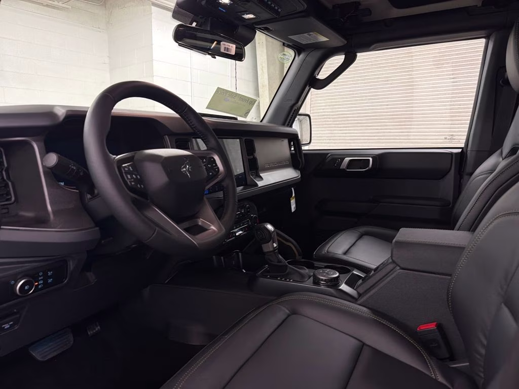 2026 SHADOW BLACK Ford Bronco Badlands 4X4 SUV