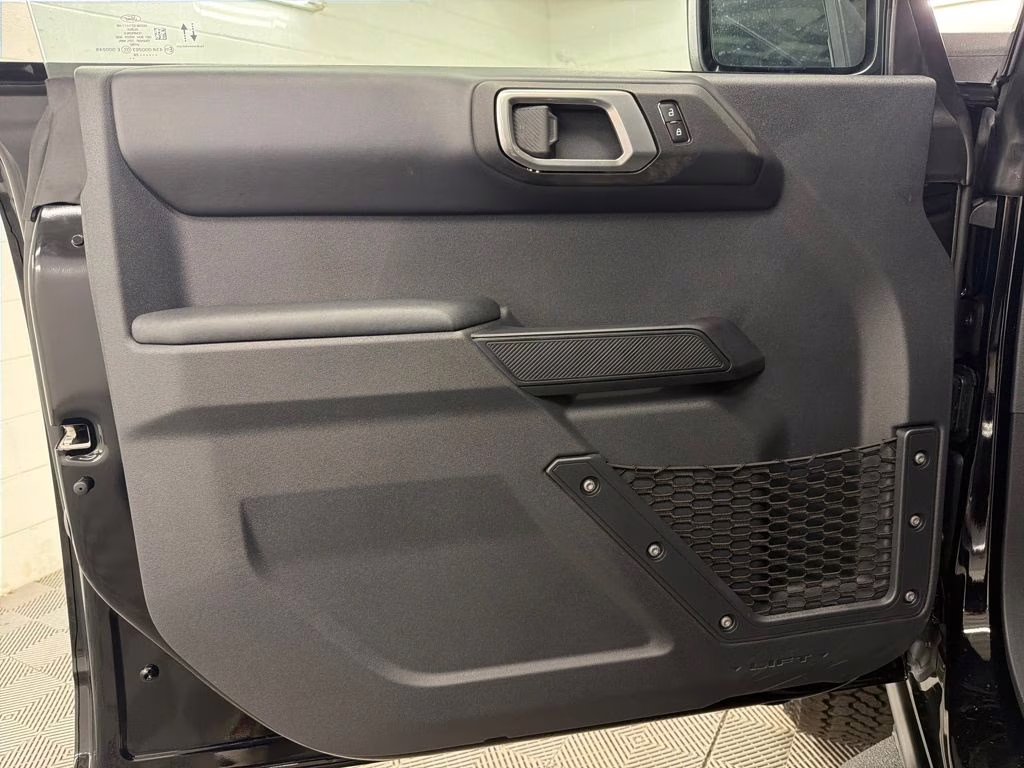 2026 SHADOW BLACK Ford Bronco Badlands 4X4 SUV