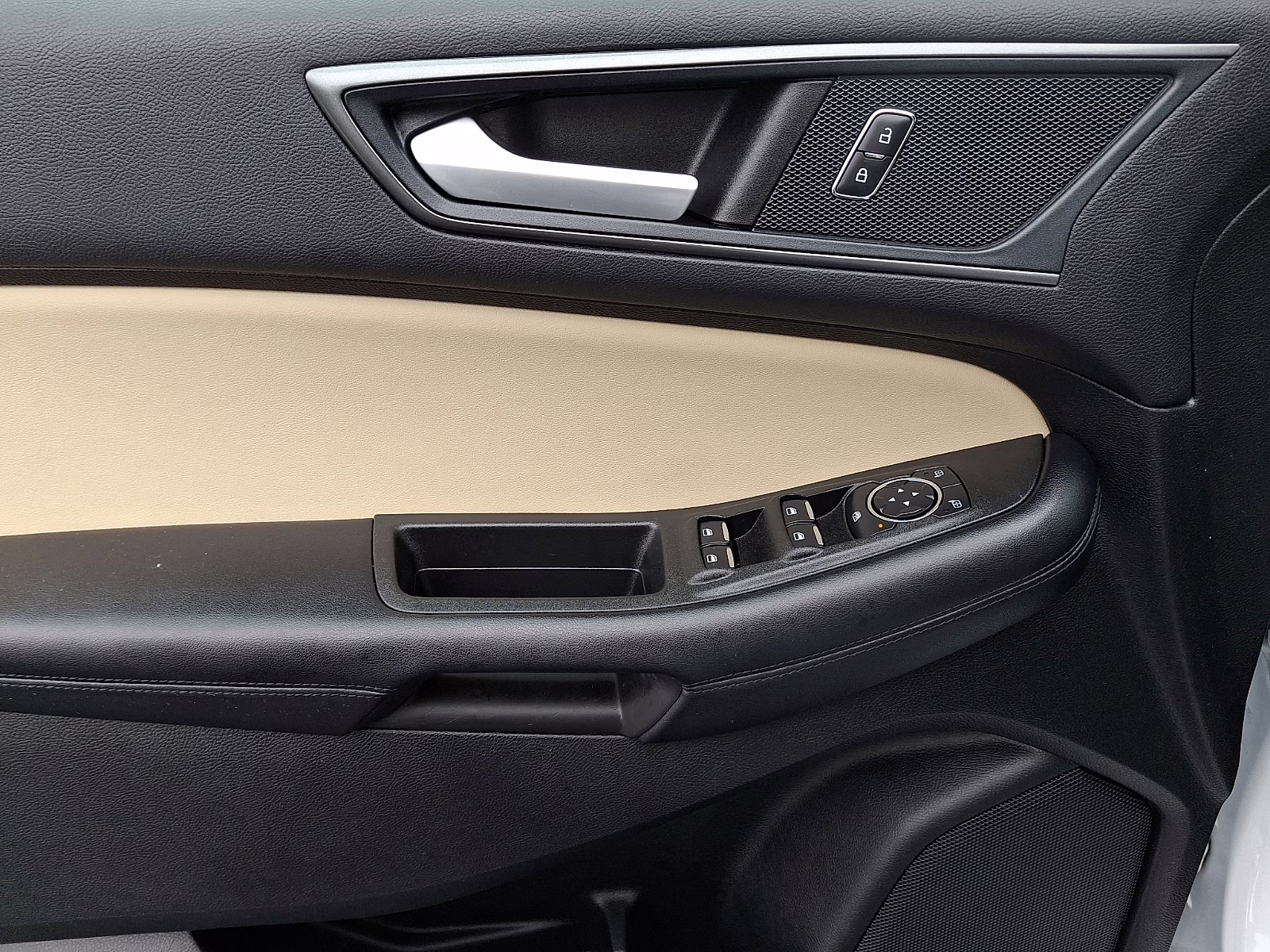 2022 Oxford White - YZ Ford Edge SE AWD