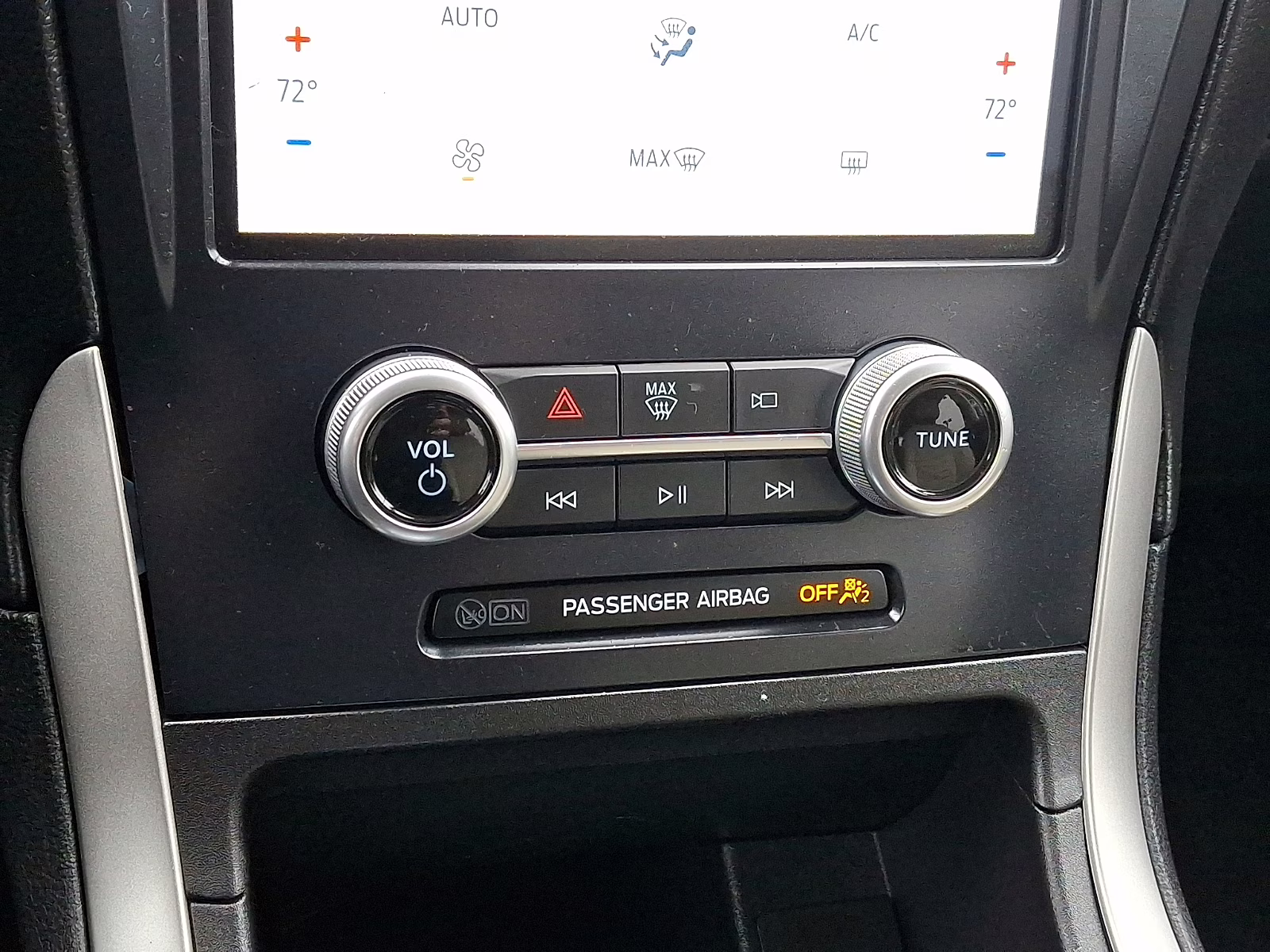 2022 Oxford White - YZ Ford Edge SE AWD