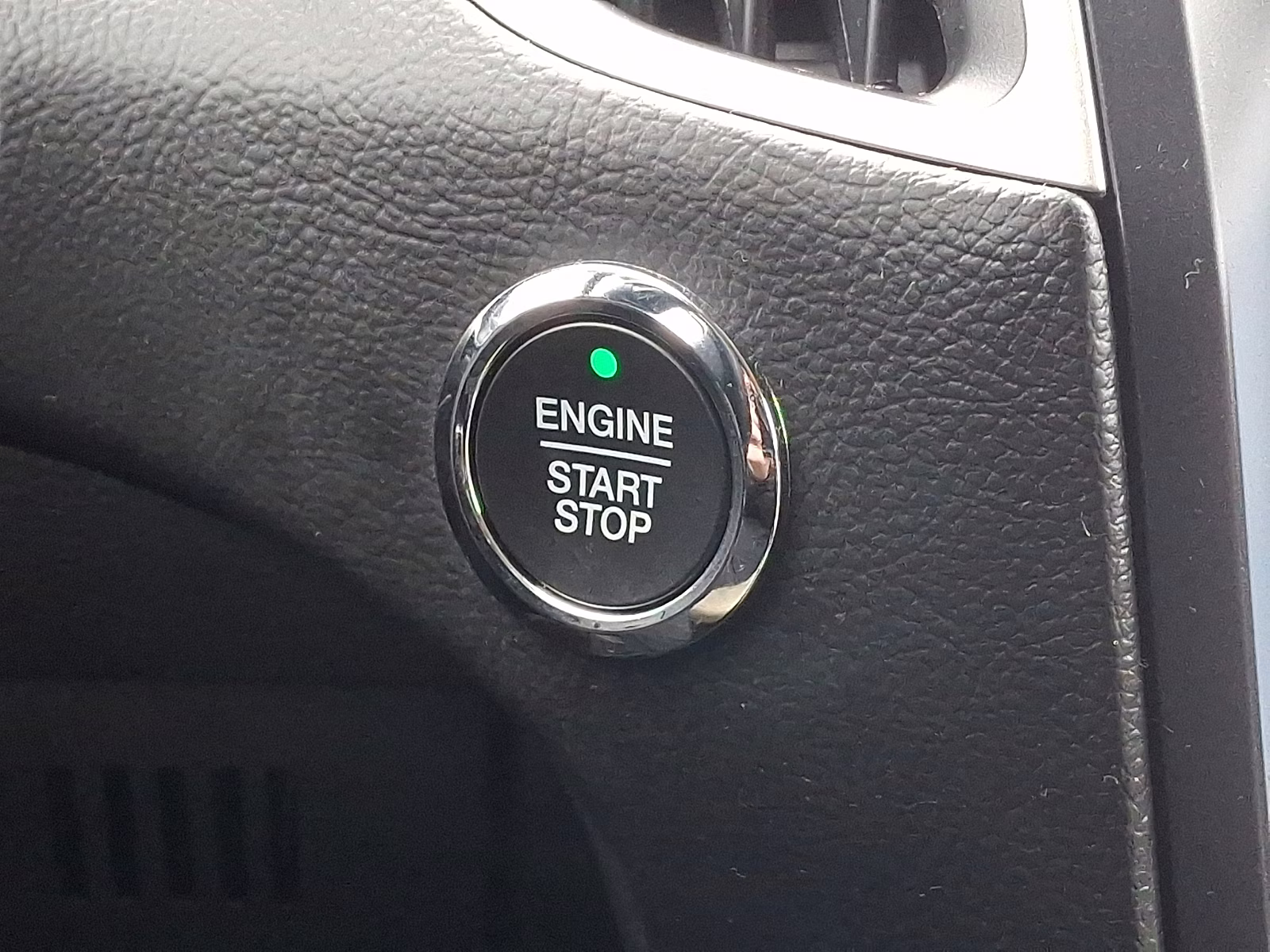 2022 Oxford White - YZ Ford Edge SE AWD