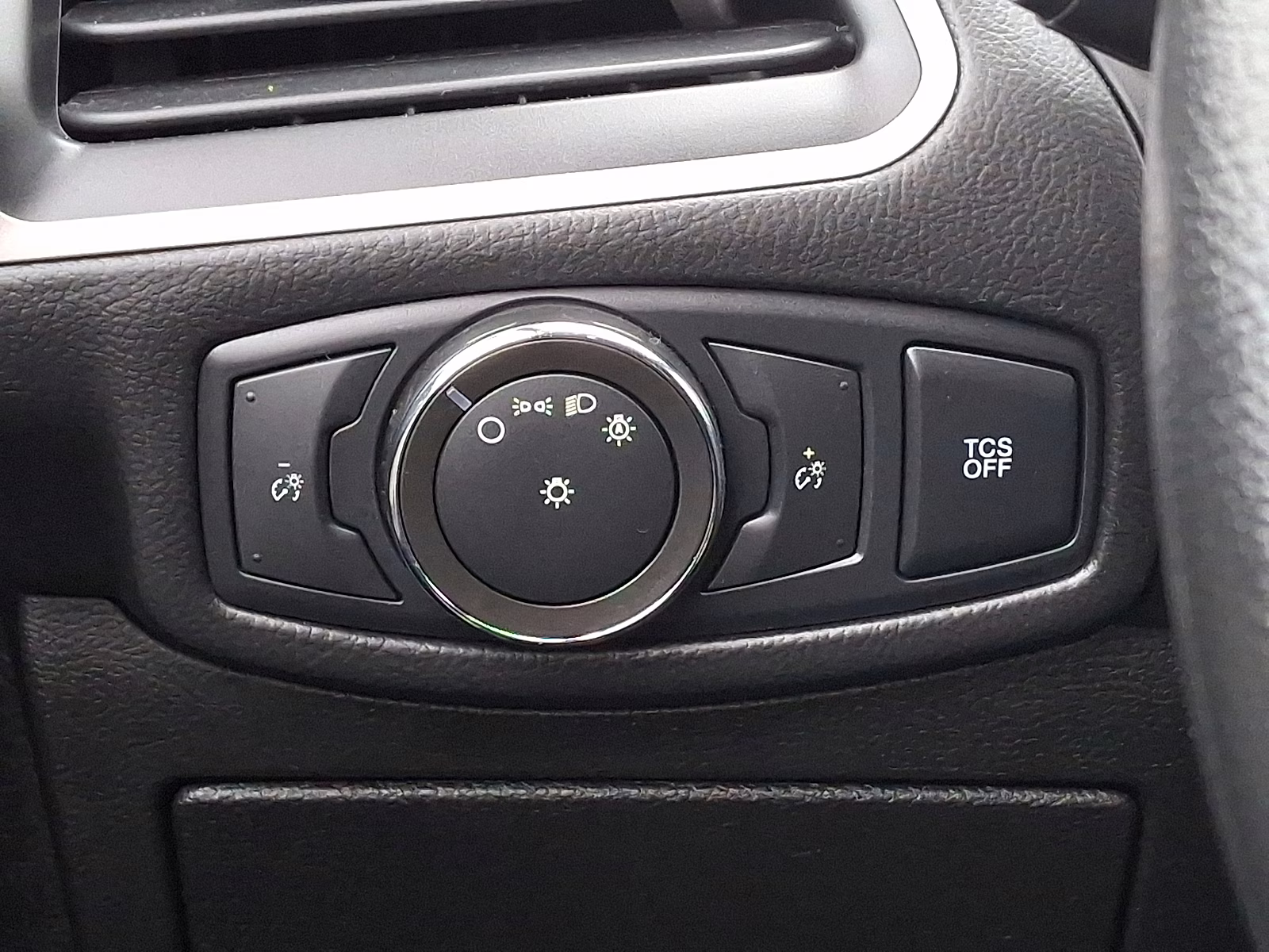 2022 Oxford White - YZ Ford Edge SE AWD