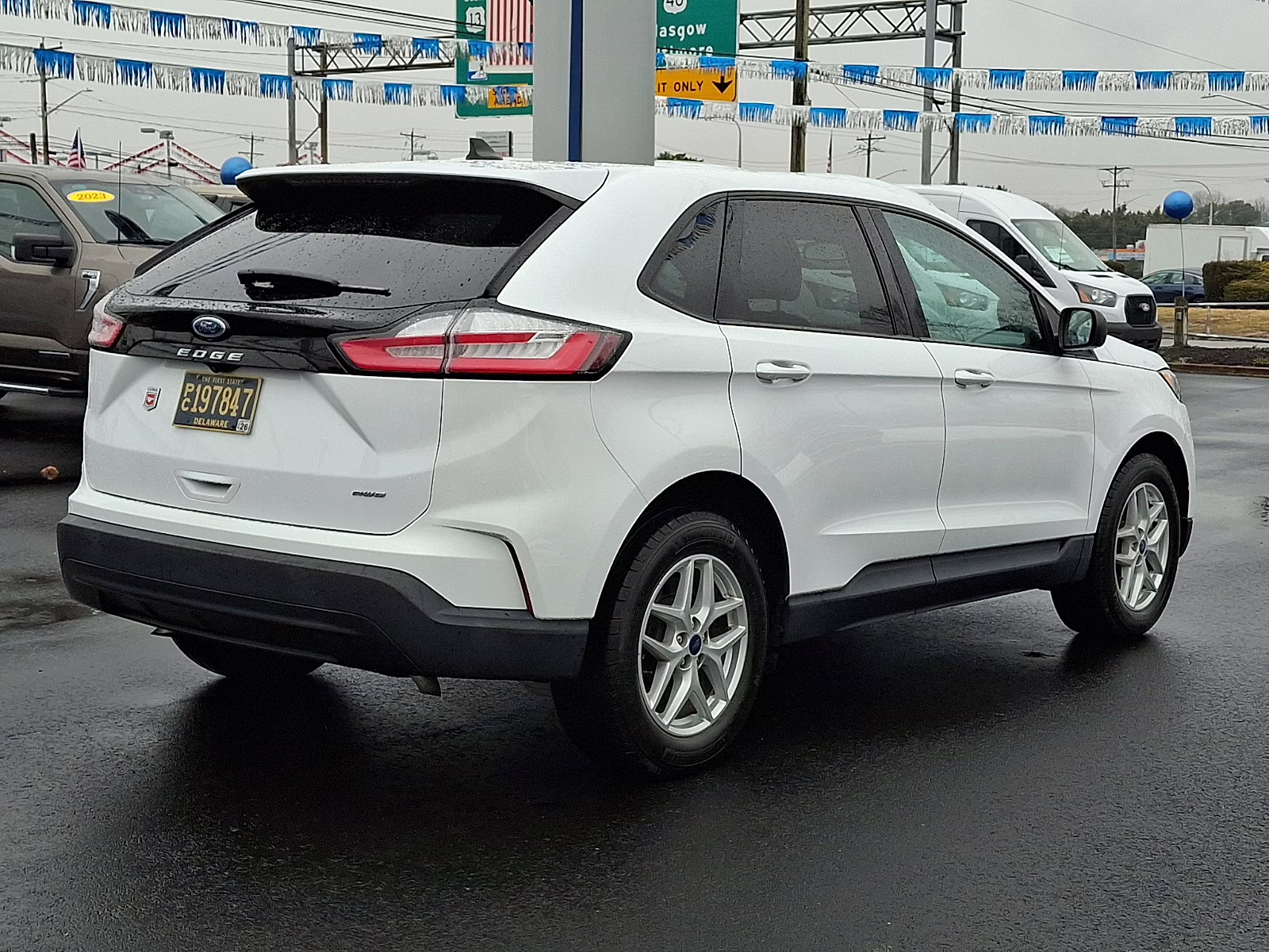 2022 Oxford White - YZ Ford Edge SE AWD