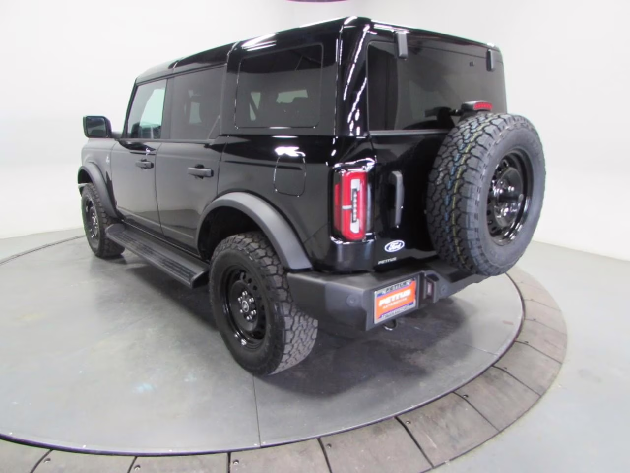 2026 Shadow Black Ford Bronco Outer Banks 4X4 SUV