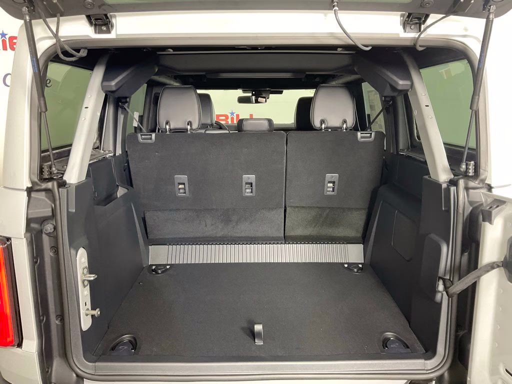 2026 Avalanche Ford Bronco Outer Banks 4X4 SUV