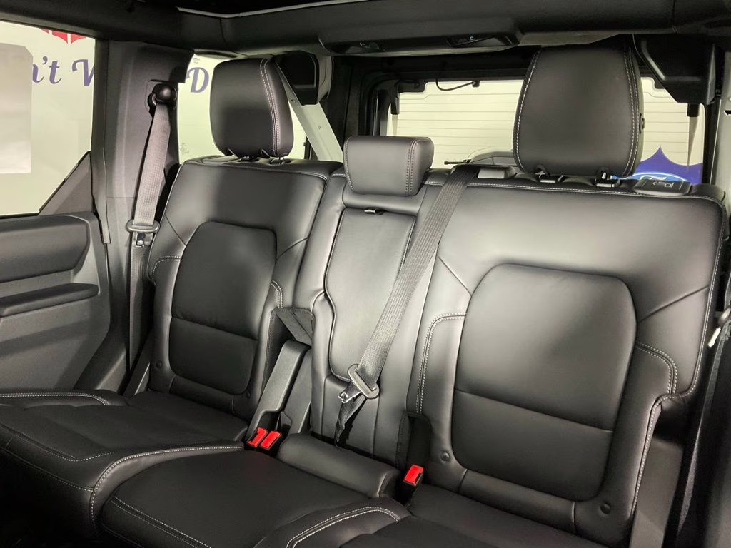 2026 Avalanche Ford Bronco Outer Banks 4X4 SUV