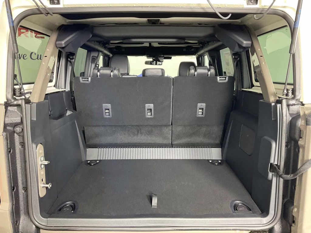 2026 Gray Ford Bronco Badlands 4X4 SUV