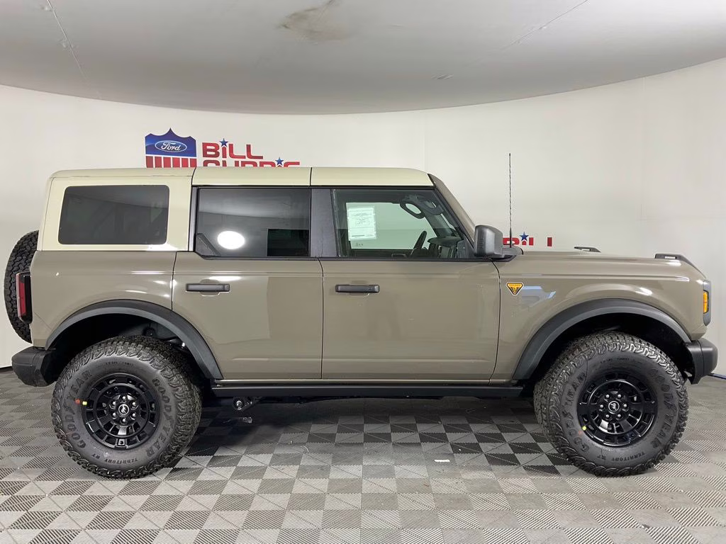 2026 Gray Ford Bronco Badlands 4X4 SUV