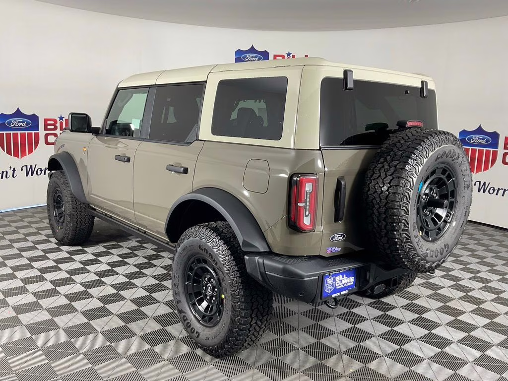 2026 Gray Ford Bronco Badlands 4X4 SUV