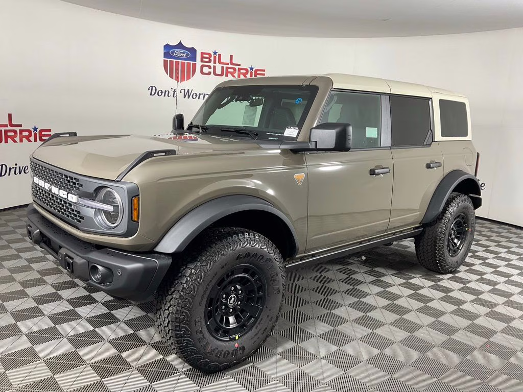 2026 Gray Ford Bronco Badlands 4X4 SUV