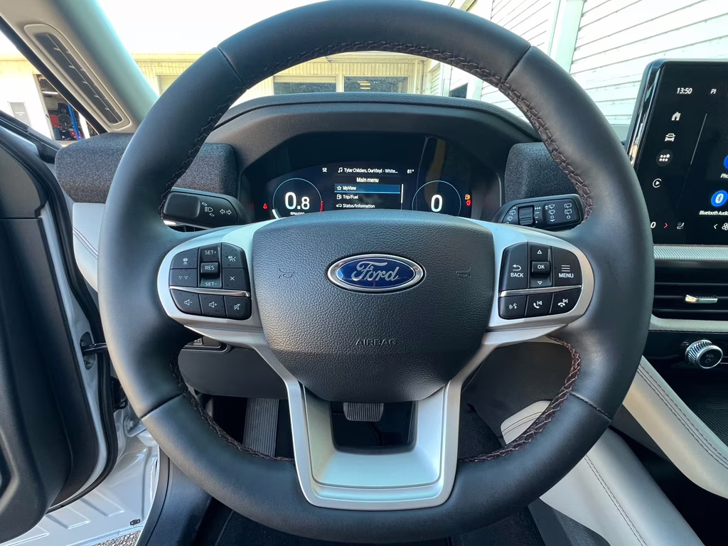 2026 Space White Metallic Ford Explorer Active w/200A Pkg RWD SUV