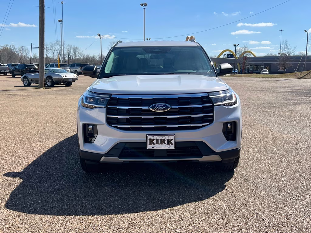 2026 Space White Metallic Ford Explorer Active w/200A Pkg RWD SUV