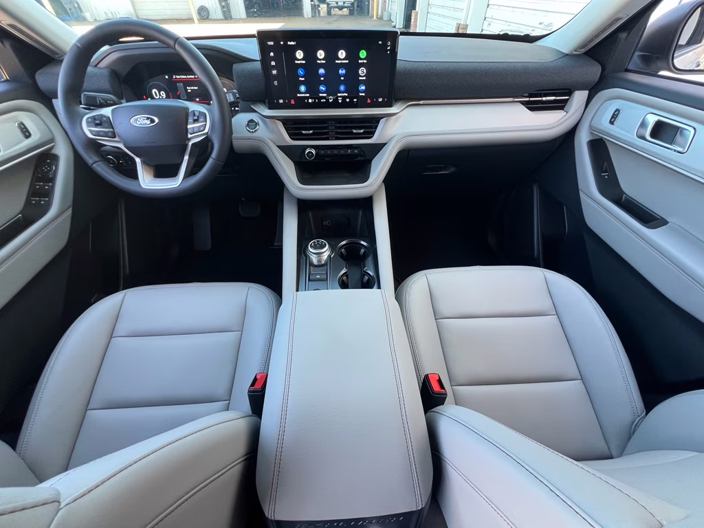 2026 Space White Metallic Ford Explorer Active w/200A Pkg RWD SUV