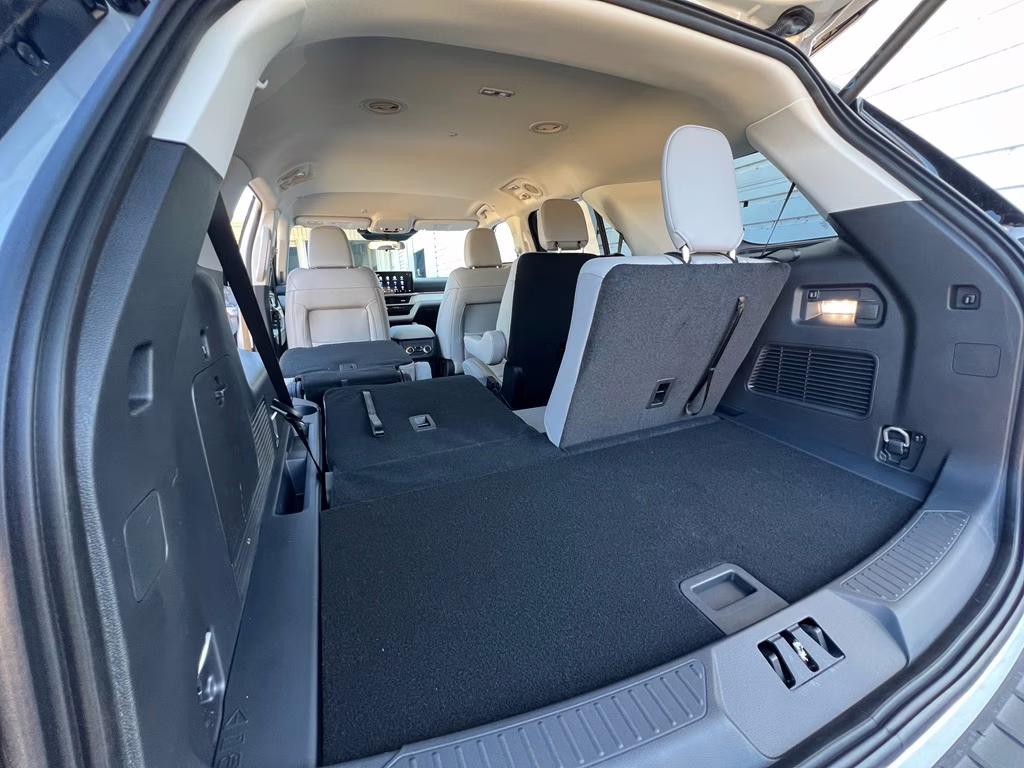 2026 Space White Metallic Ford Explorer Active w/200A Pkg RWD SUV