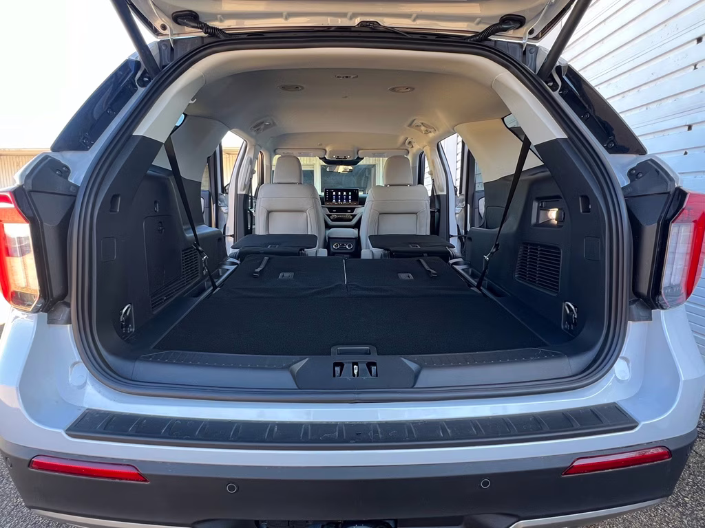2026 Space White Metallic Ford Explorer Active w/200A Pkg RWD SUV