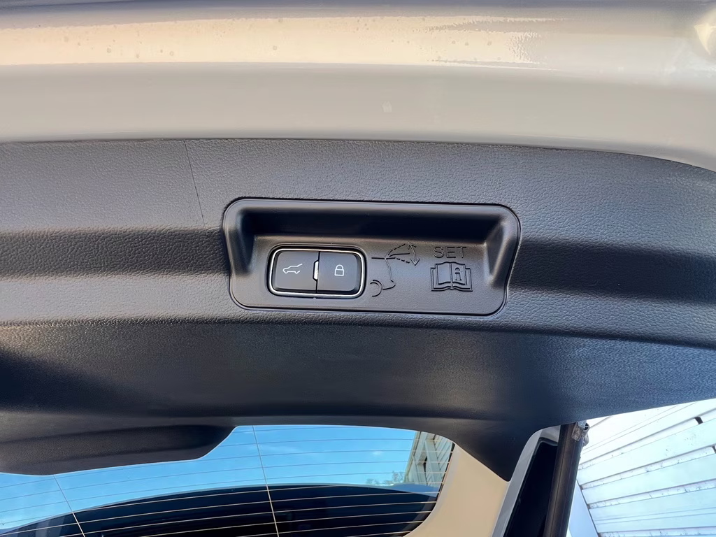 2026 Space White Metallic Ford Explorer Active w/200A Pkg RWD SUV
