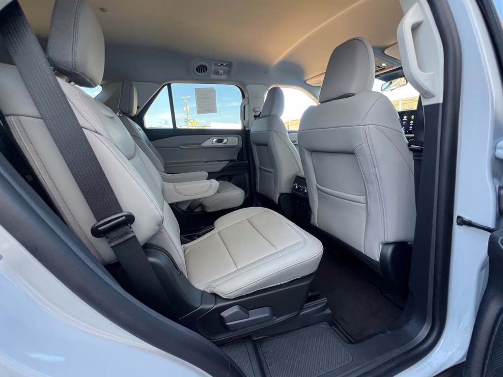 2026 Space White Metallic Ford Explorer Active w/200A Pkg RWD SUV