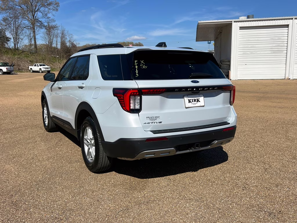 2026 Space White Metallic Ford Explorer Active w/200A Pkg RWD SUV
