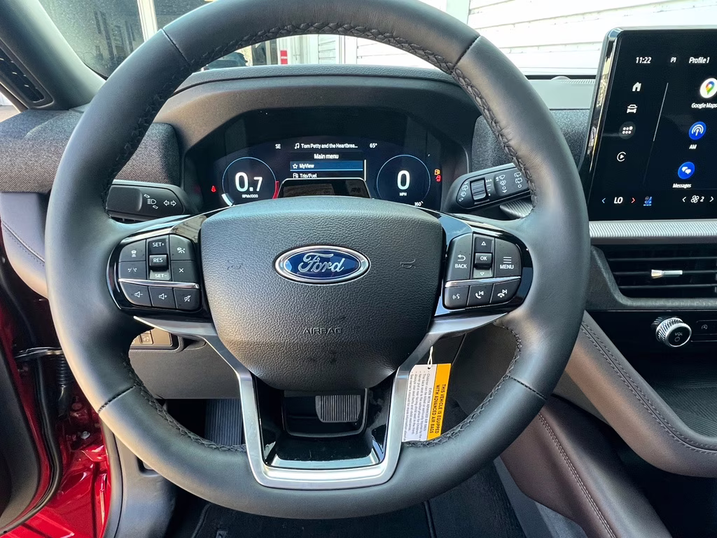2026 Rapid Red Metallic Tinted Clearcoat Ford Explorer Platinum RWD SUV