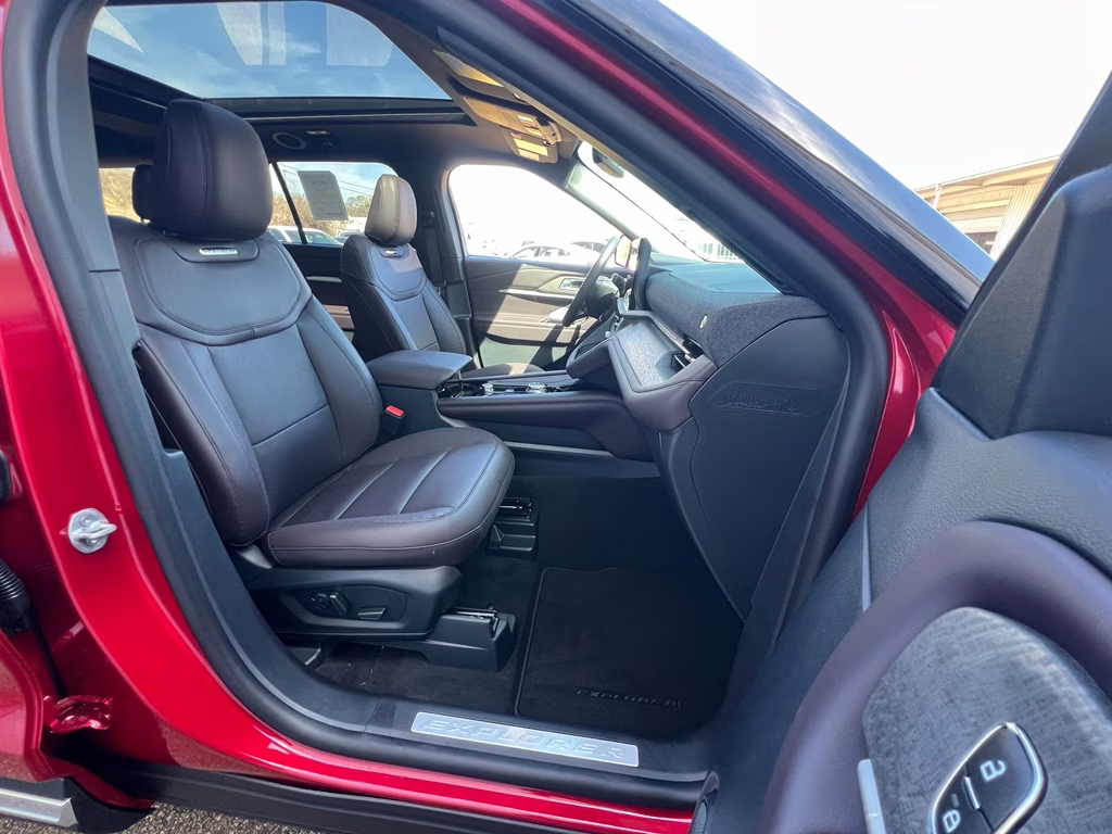 2026 Rapid Red Metallic Tinted Clearcoat Ford Explorer Platinum RWD SUV