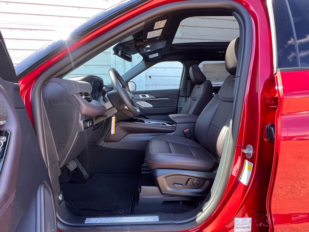 2026 Rapid Red Metallic Tinted Clearcoat Ford Explorer Platinum RWD SUV