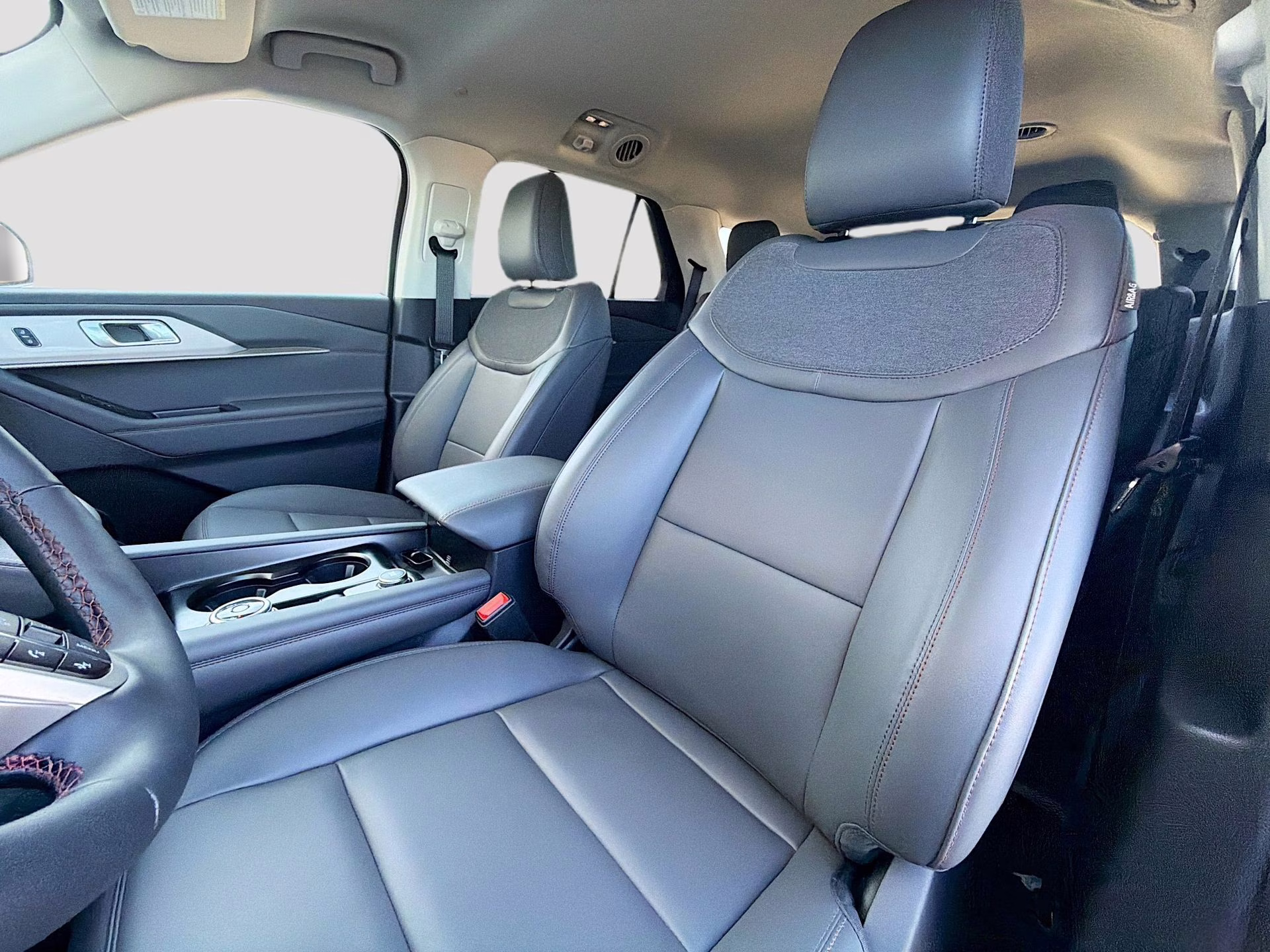 2026 Space White Metallic Ford Explorer Active RWD SUV