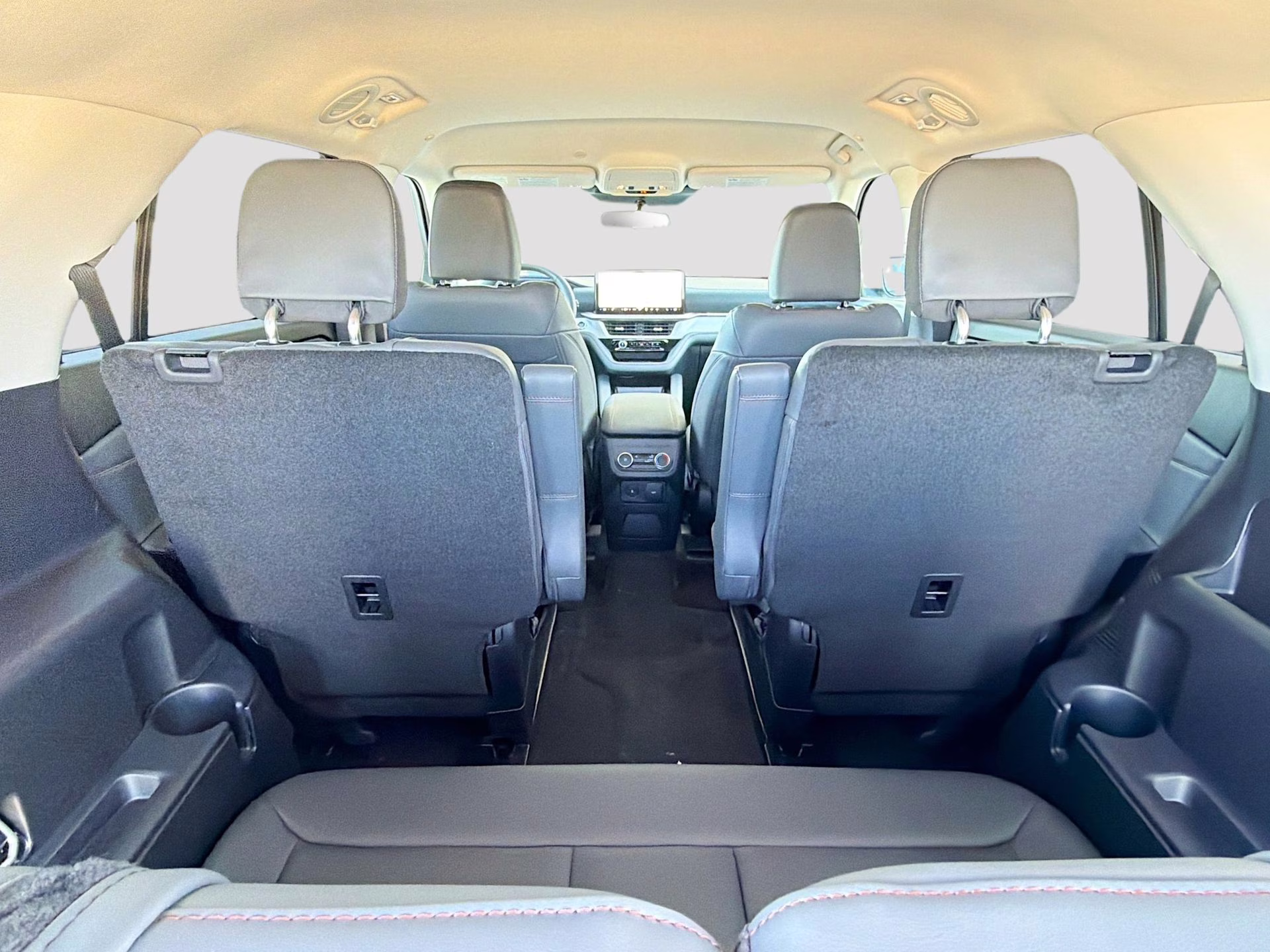 2026 Space White Metallic Ford Explorer Active RWD SUV