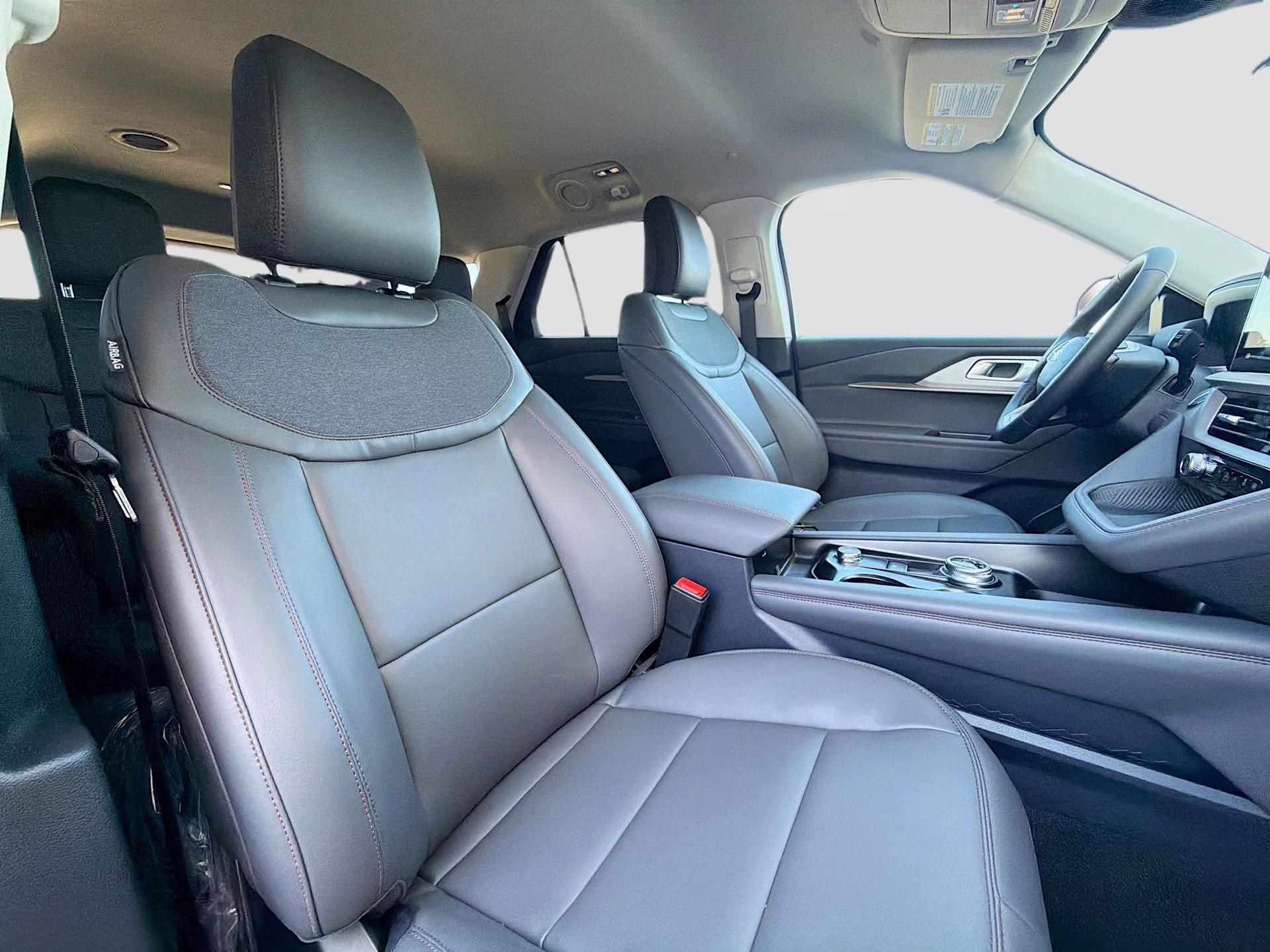 2026 Space White Metallic Ford Explorer Active RWD SUV