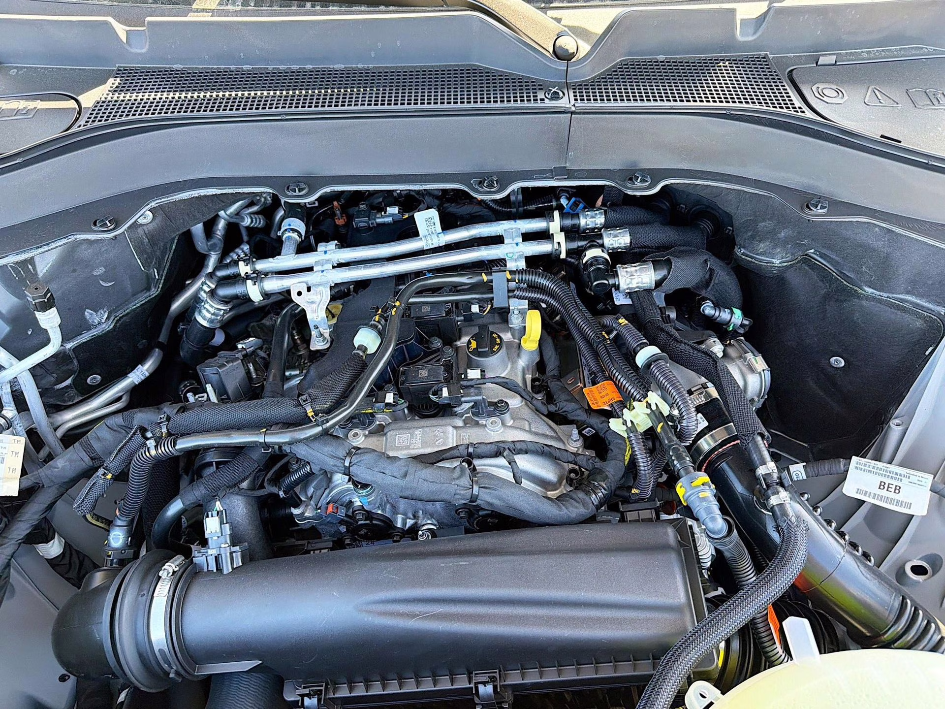 2026 Space White Metallic Ford Explorer Active RWD SUV