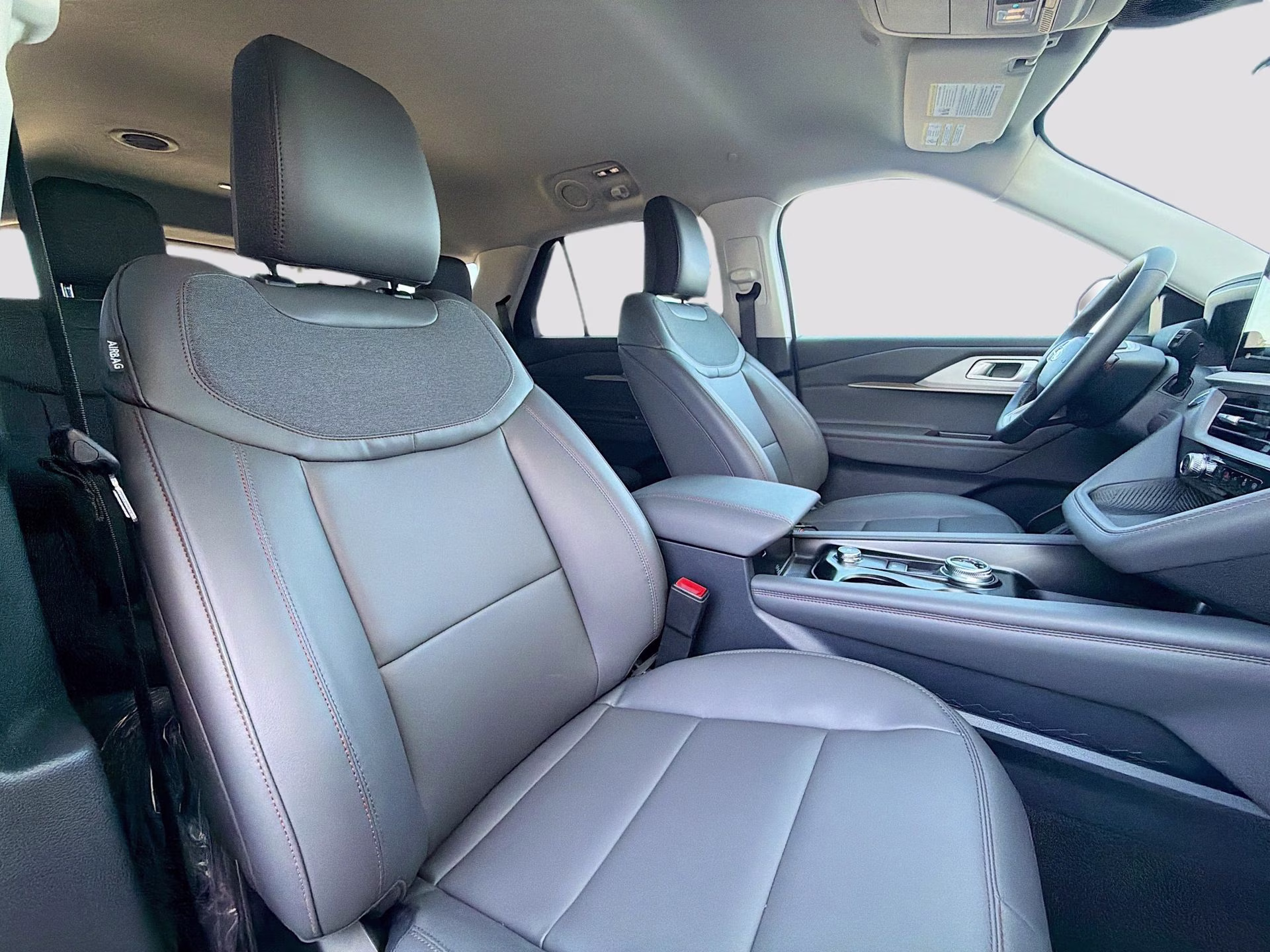 2026 Space White Metallic Ford Explorer Active RWD SUV