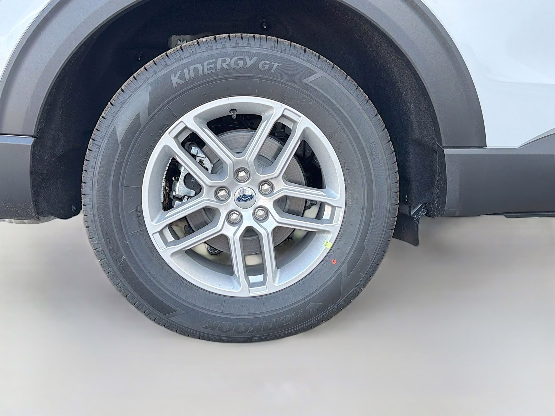 2026 Space White Metallic Ford Explorer Active RWD SUV