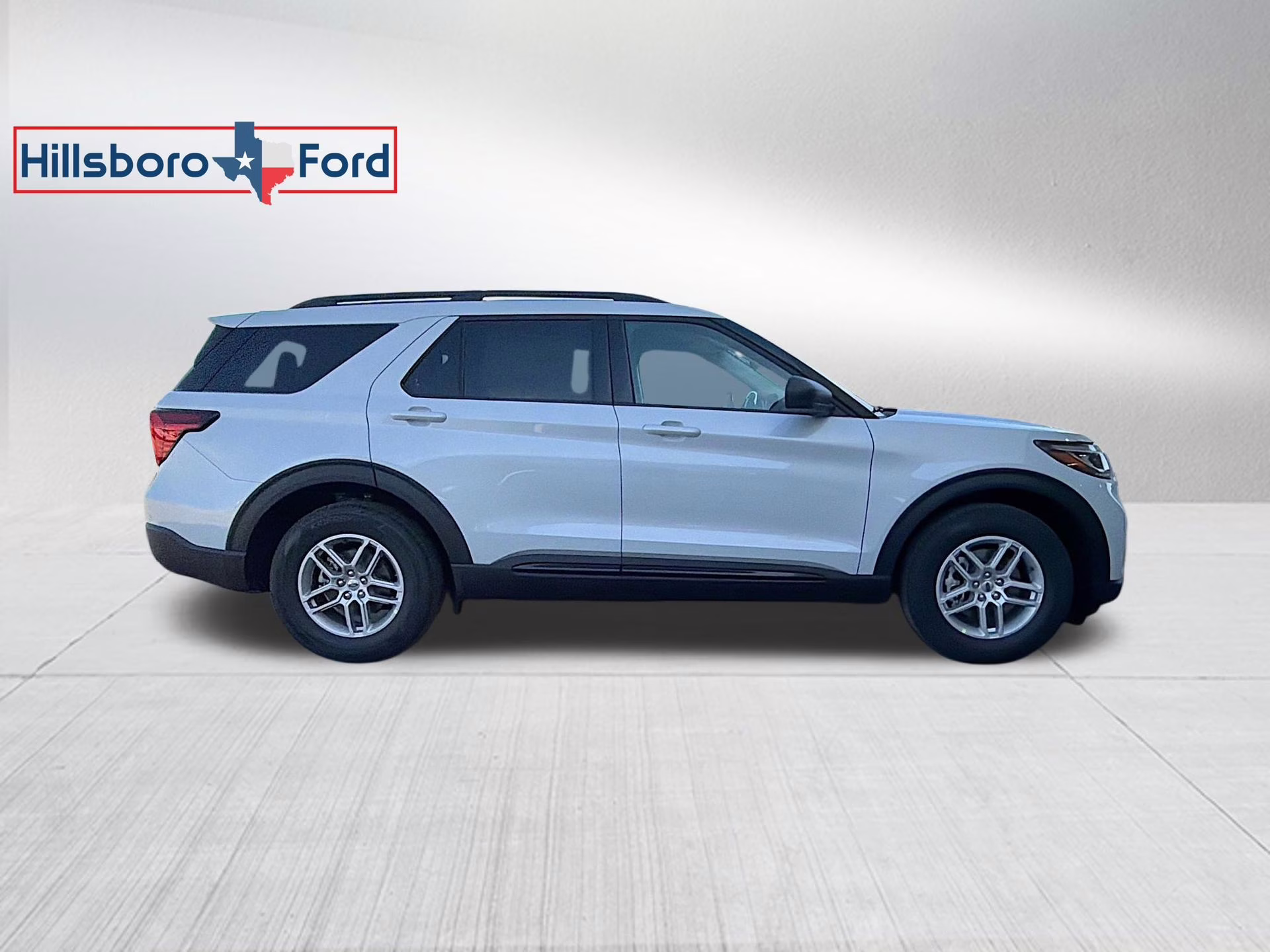 2026 Space White Metallic Ford Explorer Active RWD SUV