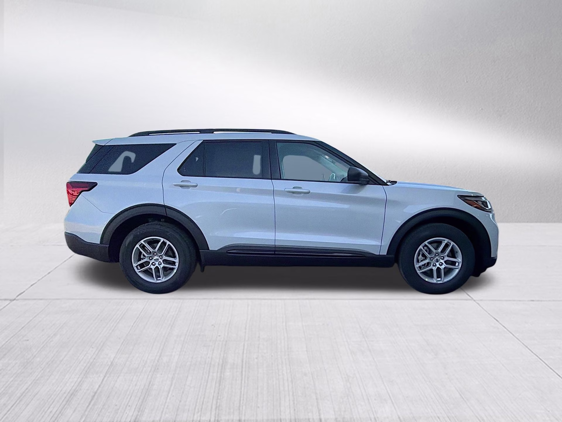 2026 Space White Metallic Ford Explorer Active RWD SUV