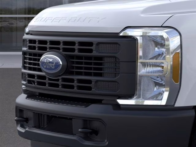 2026 Oxford White Ford Super Duty F-350 DRW XL 4X4 Chassis