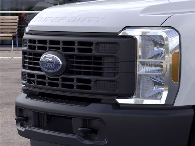 2026 Oxford White Ford Super Duty F-350 DRW XL 4X4 Chassis