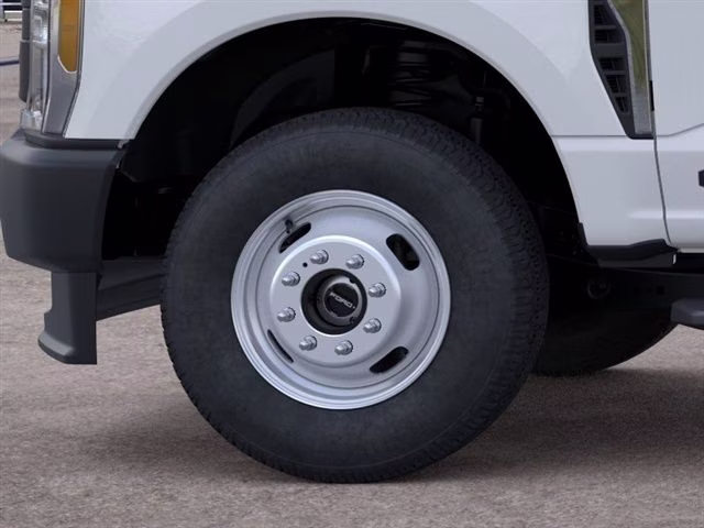 2026 Oxford White Ford Super Duty F-350 DRW XL 4X4 Chassis
