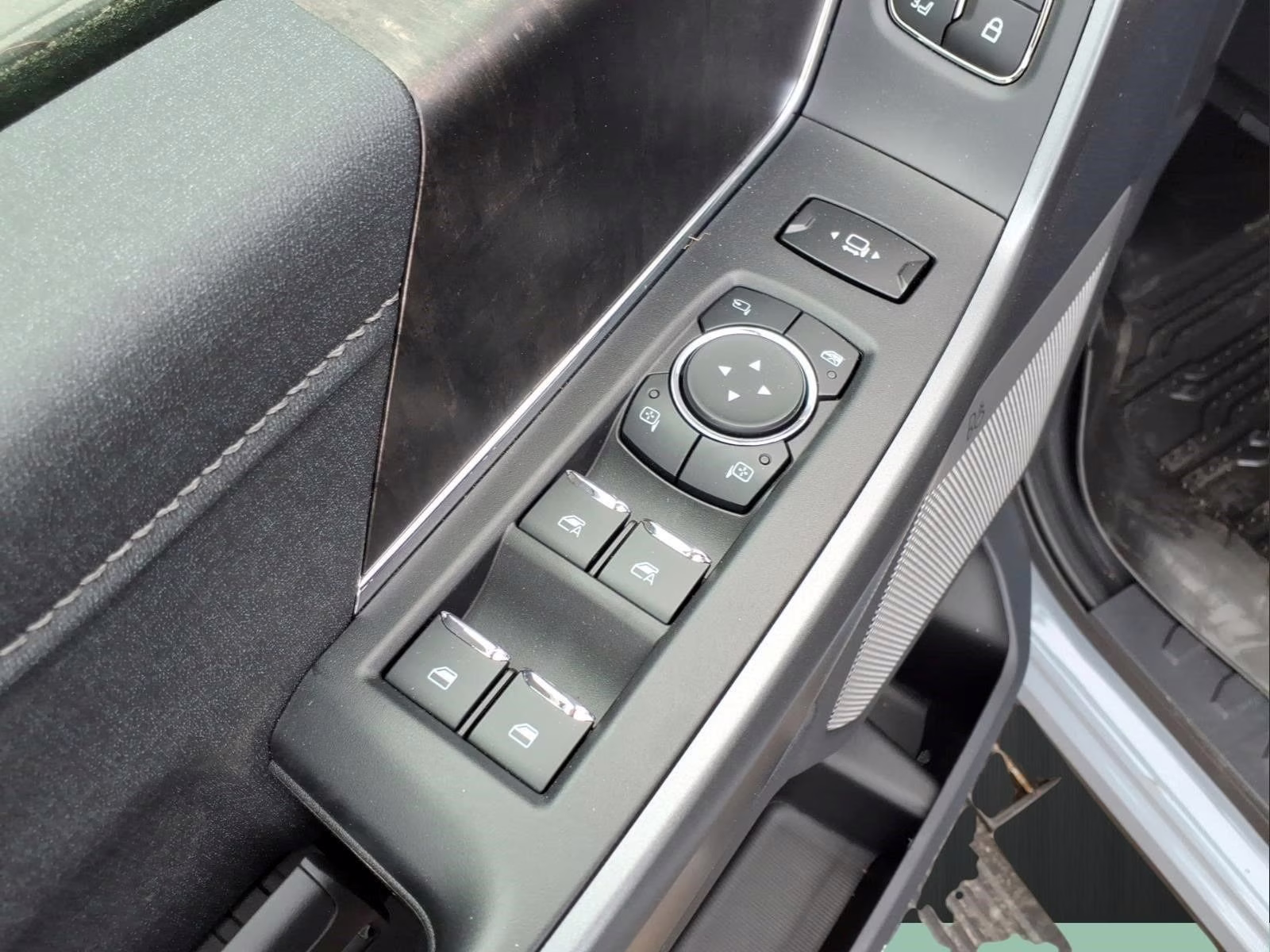 2026 Gray Metallic Ford Super Duty F-250 SRW Lariat 4X4 Truck
