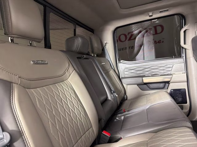 2025 White Metallic Ford Super Duty F-450 DRW Platinum Plus 4X4 Truck