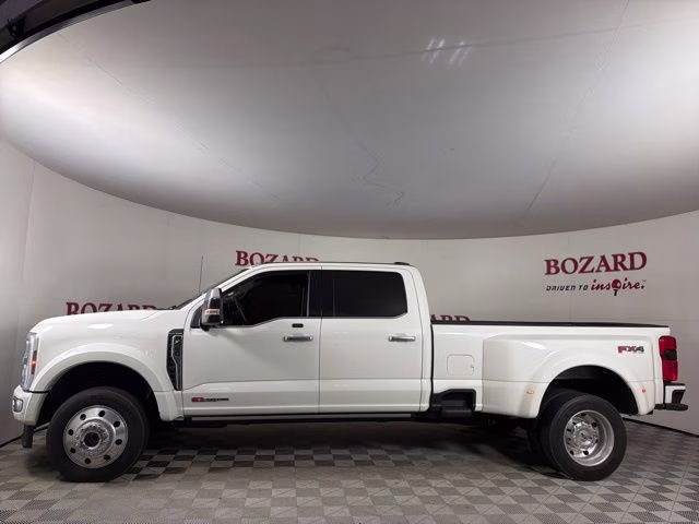 2025 White Metallic Ford Super Duty F-450 DRW Platinum Plus 4X4 Truck