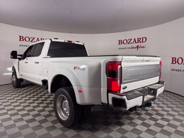 2025 White Metallic Ford Super Duty F-450 DRW Platinum Plus 4X4 Truck