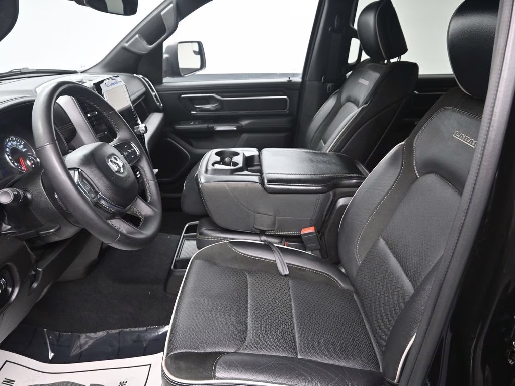 2025 Diamond Black Crystal Pearlcoat Ram 1500 Laramie 4X4 Truck