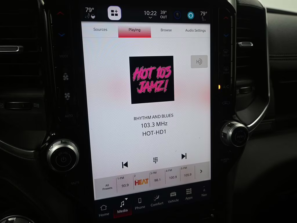 2025 Diamond Black Crystal Pearlcoat Ram 1500 Laramie 4X4 Truck